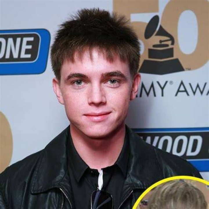 Jesse McCartney Age, Weight, Height, Measurements