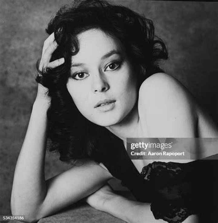 Meg Tilly Bra Size, Age, Weight, Height, Measurements