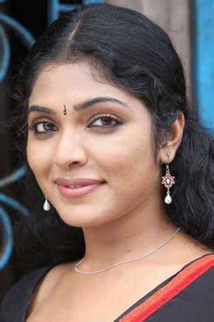 Rima Kallingal Bra Size, Age, Weight, Height, Measurements