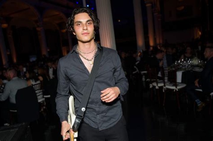 Samuel Larsen Net Worth