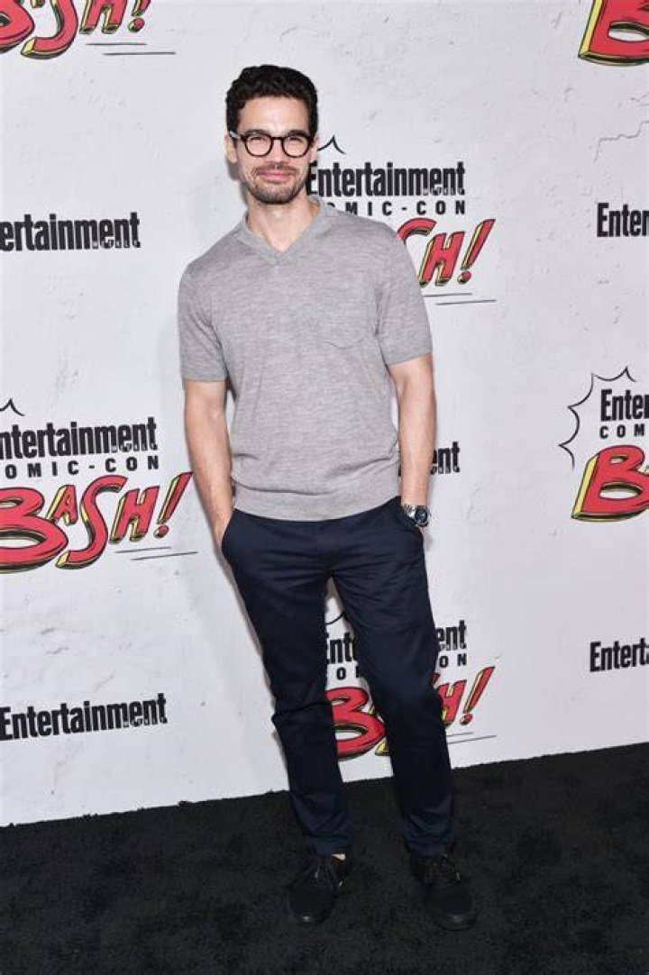 Steven Strait Age, Weight, Height, Measurements