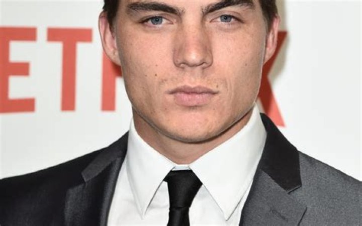 Zane Holtz Net Worth